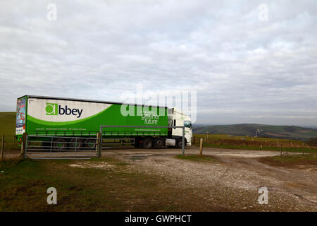 Abtei Logistics Group Limited LKW bei Firle Beacon, South Downs National Park, East Sussex, England, UK Stockfoto