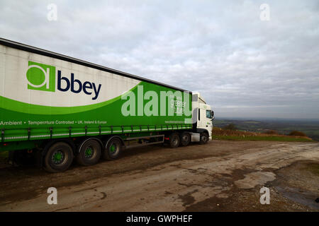 Abtei Logistics Group Limited LKW bei Firle Beacon, South Downs National Park, East Sussex, England, UK Stockfoto