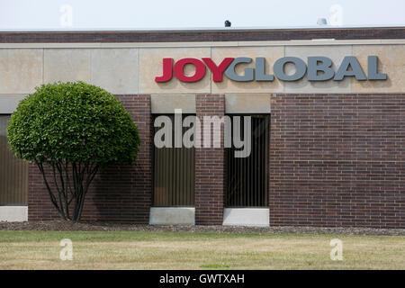 Ein Logo Zeichen außerhalb einer Einrichtung Joy Global, Inc., in Cleveland, Ohio am 21. Juli 2016. Stockfoto