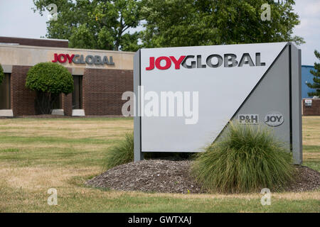 Ein Logo Zeichen außerhalb einer Einrichtung Joy Global, Inc., in Cleveland, Ohio am 21. Juli 2016. Stockfoto