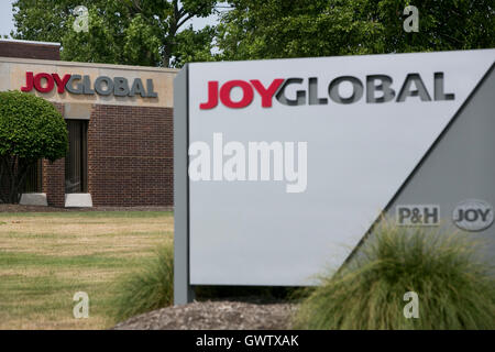 Ein Logo Zeichen außerhalb einer Einrichtung Joy Global, Inc., in Cleveland, Ohio am 21. Juli 2016. Stockfoto