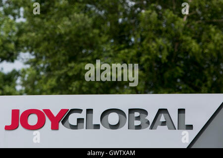 Ein Logo Zeichen außerhalb einer Einrichtung Joy Global, Inc., in Cleveland, Ohio am 21. Juli 2016. Stockfoto