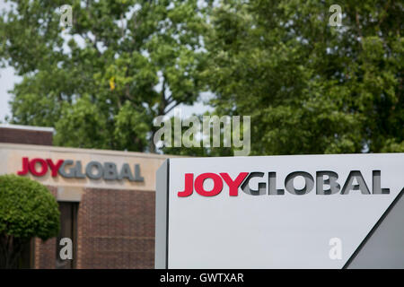 Ein Logo Zeichen außerhalb einer Einrichtung Joy Global, Inc., in Cleveland, Ohio am 21. Juli 2016. Stockfoto