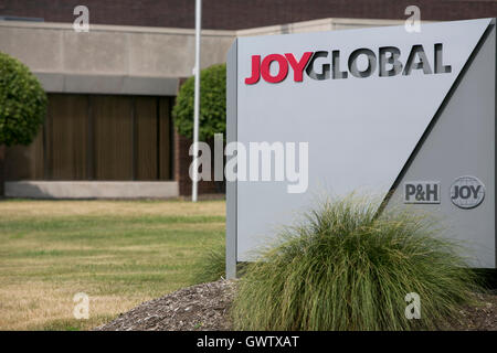 Ein Logo Zeichen außerhalb einer Einrichtung Joy Global, Inc., in Cleveland, Ohio am 21. Juli 2016. Stockfoto