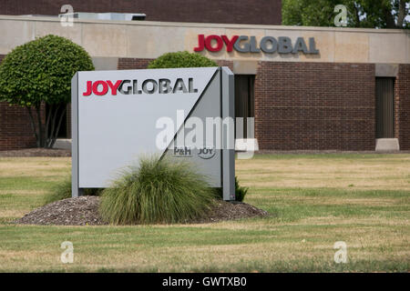 Ein Logo Zeichen außerhalb einer Einrichtung Joy Global, Inc., in Cleveland, Ohio am 21. Juli 2016. Stockfoto