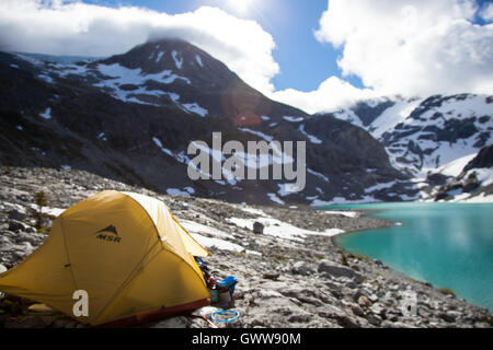 Ein Backcountry Campingplatz am Wedgmemount See, Whistler, Britisch-Kolumbien Kanada Stockfoto