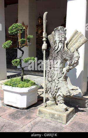 Chinesischer Krieger Statue im Wat Pho, Thailand Stockfoto