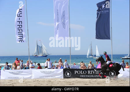 Aston Martin Berlin Beach Polo World Masters Wochenende in Warnemünde, wo: Warnemünde, Deutschland: 5. Juni 2016 Stockfoto