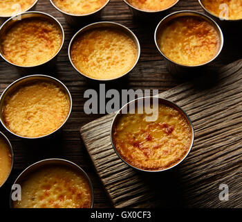 Pudding Creme Caramel Flan Dessert Bain Marie Ofen gekocht Stockfoto