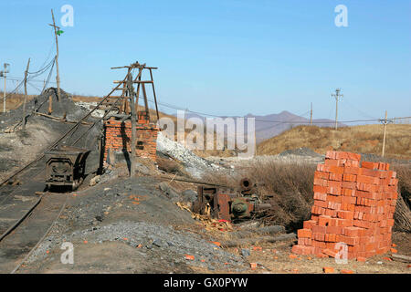 Kleine, lokalisierte Kohlebergwerk in der Nähe von Nampio, Mandschurei. 2005 Stockfoto