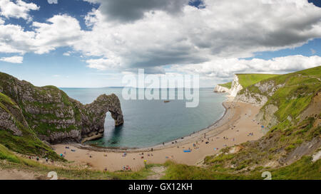 Seelandschaft von Durdle Door in Dorset an einem sonnigen Tag Stockfoto