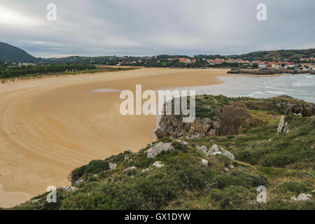 Joyel Strand in der Stadt von Noja. Kantabrien, Spanien Stockfoto