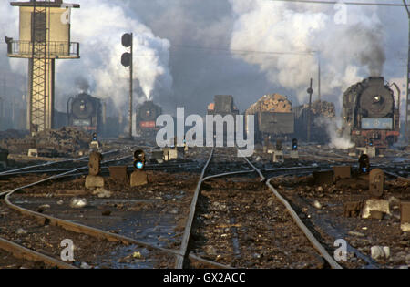 Die schiere Magie des Sankong. Die QJ zweiter von links, abgebildet im September 1987, erhielt die "rechts-away' und ist ein Stockfoto