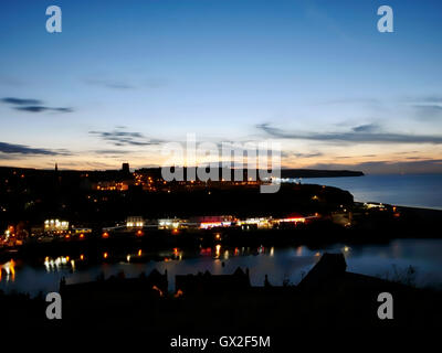 Whitby Hafen bei Nacht Esk Valley North Yorkshire Moors England Vereinigtes Königreich UK Großbritannien GB Dampf & Erbe Stockfoto