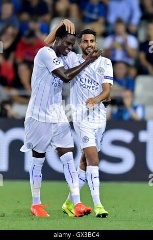 Stadion Jan Breydel, Brügge, Belgien. 14. Sep, 2016. Fußball-UEFA Cahmpions League. FC Brügge gegen Leicester City. Riyad Mahrez Mittelfeldspieler von Leicester City FC feiert die Strafe Credit scoring: Action Plus Sport/Alamy Live News Stockfoto