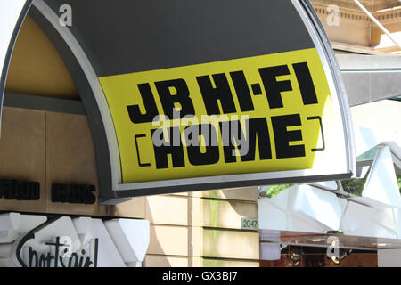 Sydney, Australien. 14. September 2016. JB Hi-Fi-Elektronik-Händler plant, Elektronik und Haushaltsgeräte Händler The Good Guys zu erwerben. Im Bild: JB Hi-Fi-Beschilderung in der Pitt Street Mall, Sydney. Bildnachweis: Richard Milnes/Alamy Live-Nachrichten Stockfoto