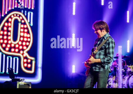 Las Vegas, Nevada, USA. 14. September 2016. John Fogerty: Glücklichen Sohn In Comcert Residency zeigen bei der venezianischen Theater The Venetian Las Vegas in Las Vegas, NV am 14. September 2016.  John Fogertys Nebenwohnung im Venetian durchzieht 1. Oktober 2016. Bildnachweis: Erik Kabik Photography / MediaPunch Stockfoto