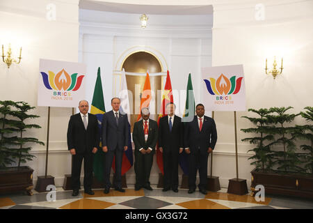 Neu-Delhi, Indien. 15. Sep, 2016. Chinesischen Staat Hofrat Yang Jiechi (2. R) besucht die 6. Tagung der BRICS hochrangige Vertreter in Sicherheitsfragen in Neu-Delhi, Indien, 15. September 2016. © Li Ming/Xinhua/Alamy Live-Nachrichten Stockfoto