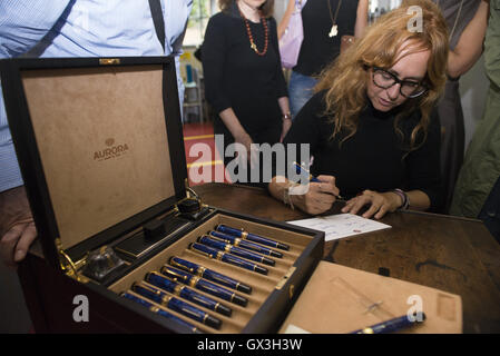 Turin, Piemont, Italien. 15. Sep, 2016. Turin, Italien - 15. September 2016: Einweihung des Buches Museum in Turin bei der Firma Aurora am 15. September 2016 in Turin, Italien © Stefano Guidi/ZUMA Draht/Alamy Live News Stockfoto