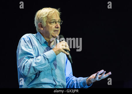 London, UK. 15. September 2016. Greg Philo, Research Director der Glasgow University Media Unit, befasst sich mit "The Media, die Bewegungen und Jeremy Corbyn" Veranstaltung von der Media Reform Coalition Student Central. Bildnachweis: Mark Kerrison/Alamy Live-Nachrichten Stockfoto