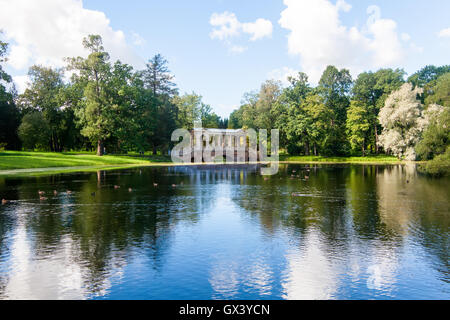 Die Marmor-Brücke in Catherine royal Park Sankt Petersburg Stockfoto