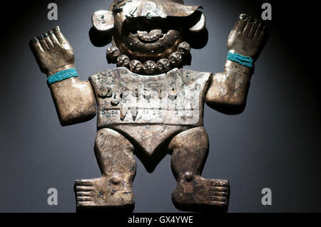 Museum der Königsgräber von Sipan. Ornamente und Keramik Artefakte gefunden im Grab des Herrn von Sipan, Lambayeque, Chiclayo, Peru. Stockfoto