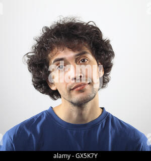 Porträt von cool, junge Männer in blauen Hemd. Stockfoto