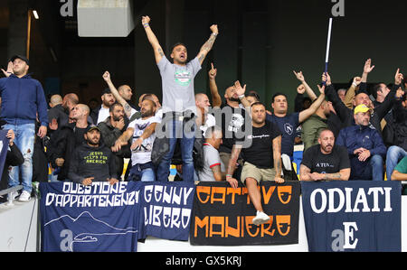 SSC Napoli-Fans zeigen Sie ihre Unterstützung Stockfoto