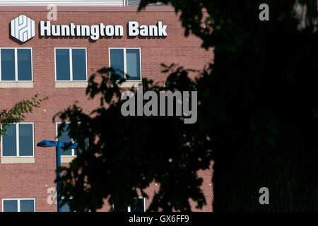 Ein Logo Zeichen außerhalb der Hauptsitz der Huntington Bancshares, Inc. in Columbus, Ohio am 23. Juli 2016. Stockfoto