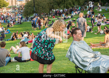 MONTREAL, QC/CANADA 4. September 2016 - Montreal Tamtams im Mount Royal Park. Stockfoto