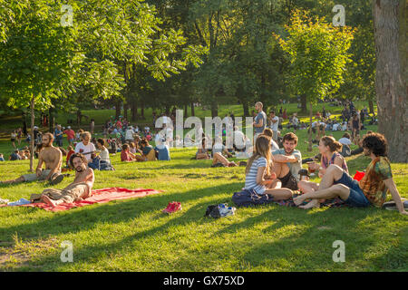 MONTREAL, QC/CANADA 4. September 2016 - Montreal Tamtams im Mount Royal Park. Stockfoto