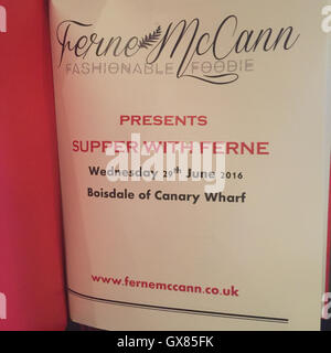 Ferne McCann feiert Fernes Foodblog, www.fernemccann.co.uk ersten Jahr-Jubiläum im prestigeträchtigen Havanna Club in Boisdale, Canary Wharf mit Freunden und Familie Featuring: Atmosphäre, Menü wo: London, Vereinigtes Königreich bei: 29. Juni 2016 Stockfoto