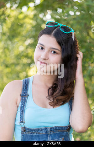 Hübsches Mädchen mit schönen Haaren Stockfoto