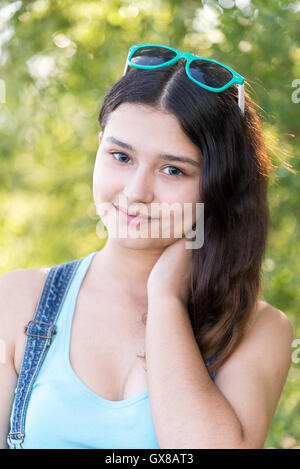 Hübsches Mädchen mit schönen Haaren Stockfoto