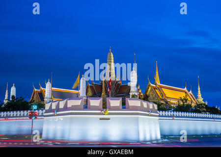 Grand Palace in der Abenddämmerung, Bangkok, Thailand. Stockfoto