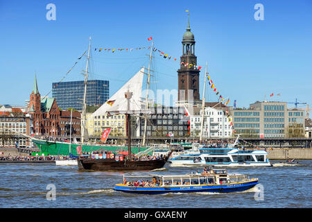 Einlaufparade Zum Hamburger Hafengeburtstag 2016, Hamburg, Deutschland, Europa Stockfoto