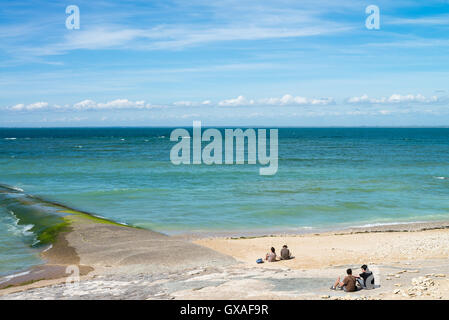 Strand in der Nähe von Phare des Baleines Leuchtturm, Ile de Ré, Frankreich, EU, Europa Stockfoto