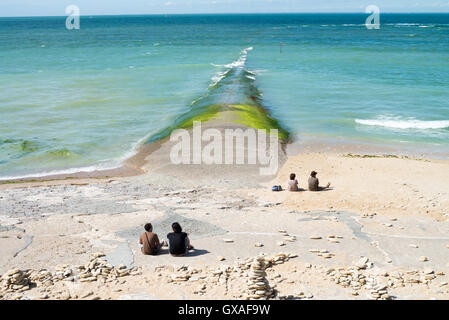 Strand in der Nähe von Phare des Baleines Leuchtturm, Ile de Ré, Frankreich, EU, Europa Stockfoto