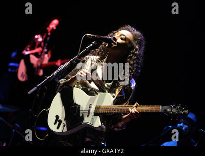 Corinne Bailey Rae unterstützt Lionel Richie auf Tour in der Londoner O2 Arena Featuring: Corinne Bailey Rae Where: London, Vereinigtes Königreich bei: 2. Juli 2016 Stockfoto