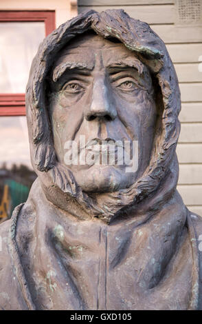 Roald Amundsen, 1872-1928, Büste Statue Skulptur des berühmten Entdeckers auf das Polarmuseum, Tromsø, Norwegen Stockfoto