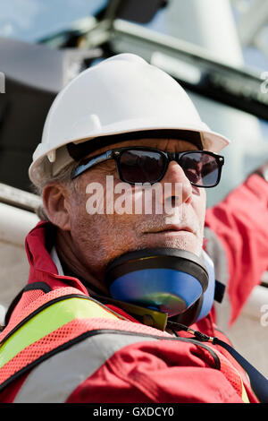 Ingenieur auf Bohrinsel Stockfoto