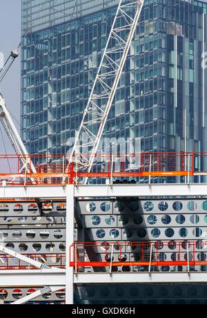 Hilton Hotel & Carillon entwickelt Architektur, Gebäude, Beton, Industrie, Bau, unfertig, Industrie, Struktur, Hochhäuser im Castlefield Bereich der 1st Street in der Nähe von Salford, Manchester, Großbritannien. Stockfoto