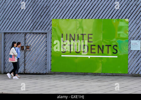 Vereinen Sie, Student Ankünfte an der Metropolitan University of Manchester, in frischer es Woche September 2016, UK Stockfoto