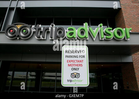 Ein Logo Zeichen außerhalb der Hauptsitz von TripAdvisor, Inc., in Needham, Massachusetts am 13. August 2016. Stockfoto