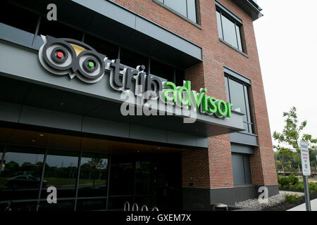 Ein Logo Zeichen außerhalb der Hauptsitz von TripAdvisor, Inc., in Needham, Massachusetts am 13. August 2016. Stockfoto