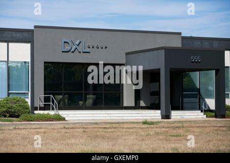 Ein Logo Zeichen außerhalb der Hauptsitz der Destination XL Group, Inc., in Canton, Massachusetts am 14. August 2016. Stockfoto