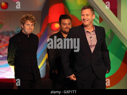 Josh Widdicombe, Adam Hills und Alex Brooker im Studio während einer Generalprobe für das Fernsehen zeigen die letzte Etappe auf der International Broadcast Centre während der Paralympischen Spiele 2016 in Rio. Stockfoto