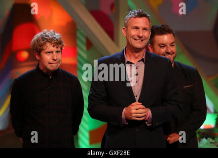 Josh Widdicombe, Adam Hills und Alex Brooker im Studio während einer Generalprobe für das Fernsehen zeigen die letzte Etappe auf der International Broadcast Centre während der Paralympischen Spiele 2016 in Rio. Stockfoto