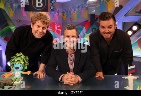 Josh Widdicombe, Adam Hills und Alex Brooker im Studio während einer Generalprobe für das Fernsehen zeigen die letzte Etappe auf der International Broadcast Centre während der Paralympischen Spiele 2016 in Rio. Stockfoto