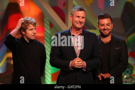 Josh Widdicombe, Adam Hills und Alex Brooker im Studio während einer Generalprobe für das Fernsehen zeigen die letzte Etappe auf der International Broadcast Centre während der Paralympischen Spiele 2016 in Rio. Stockfoto